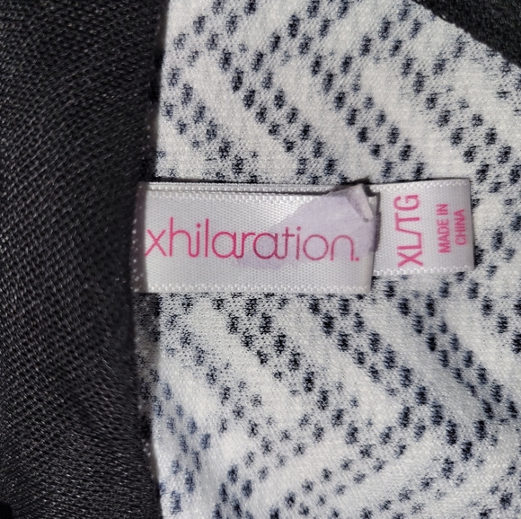 Women's Sleeveless peplum blouse - Picture 5 of 5